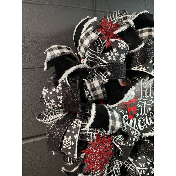 Snowman Winter Christmas Wreath Black White Red Handmade 22 Inch Deco Mesh - Picture 9 of 9